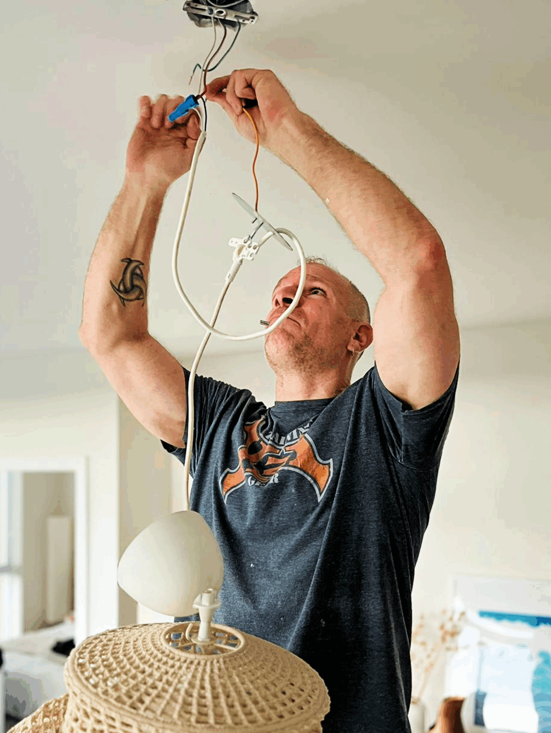 profile large scaled Summit Handyman