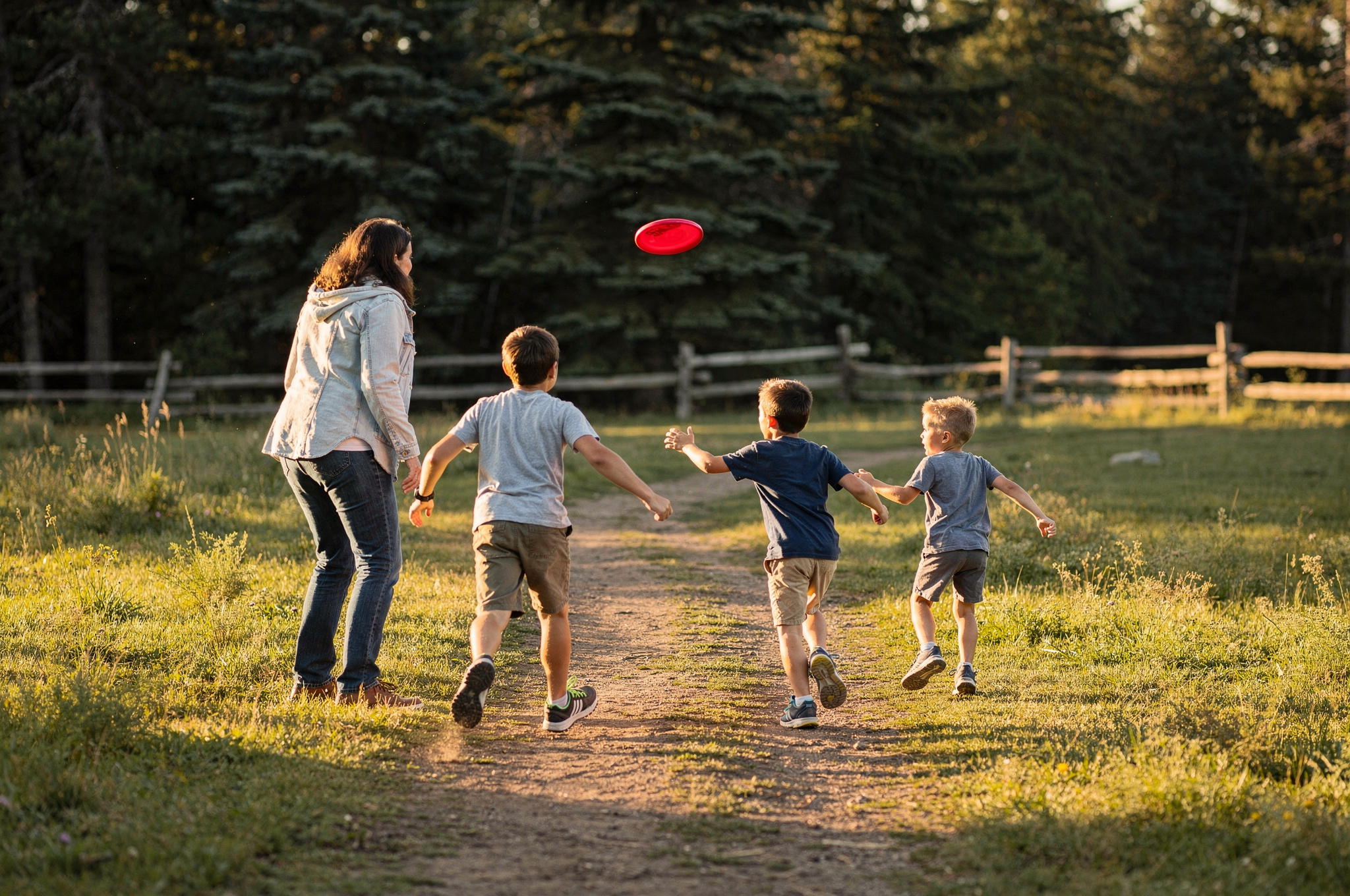 frisbee game at campbell valley park directory v2 Parks In Langley for family outings frisbee game at campbell valley park directory | GPS: 49.101910, -122.590816